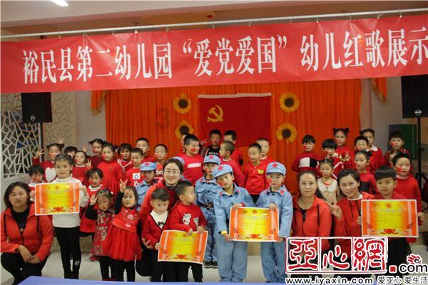 萧敬腾夫妇合体拍大片,50岁林有慧显年轻,老萧无名指纹老婆名字